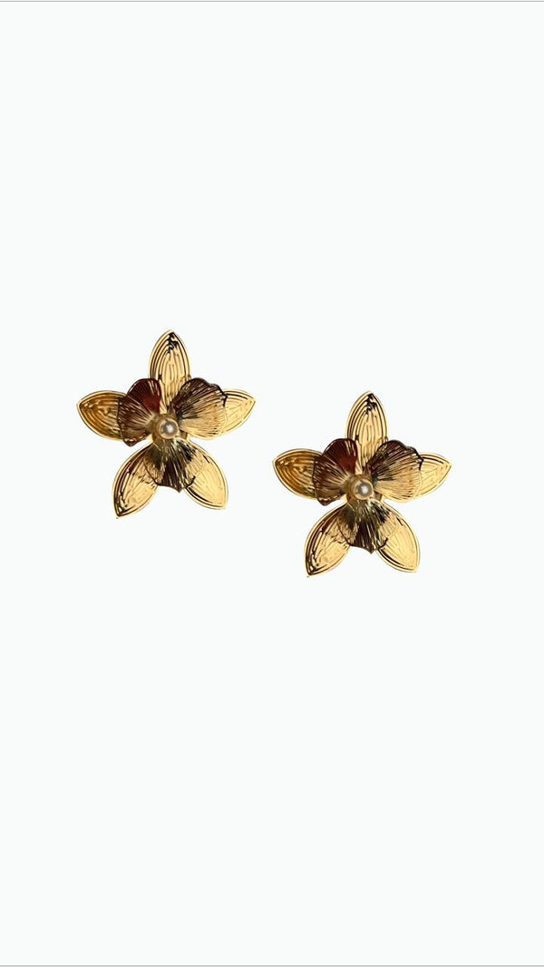 Gold flowe Earring